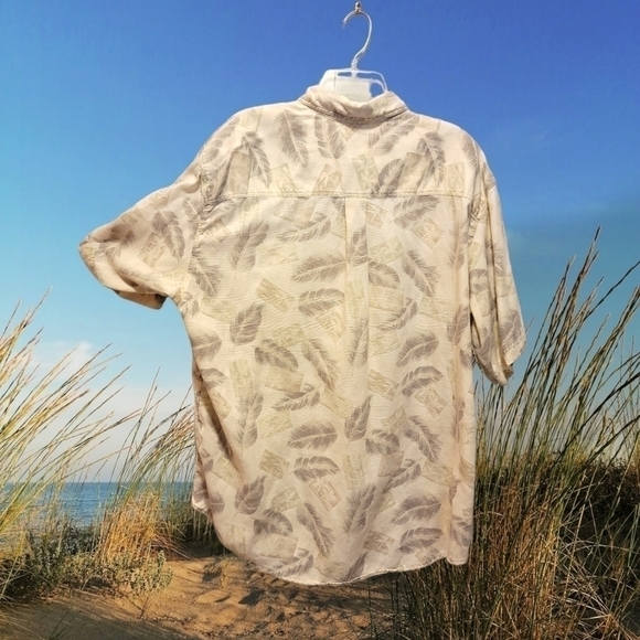Men’s XL Woolrich Hawaiian Print Feathers Palm trees Travel T18 - Picture 2 of 8